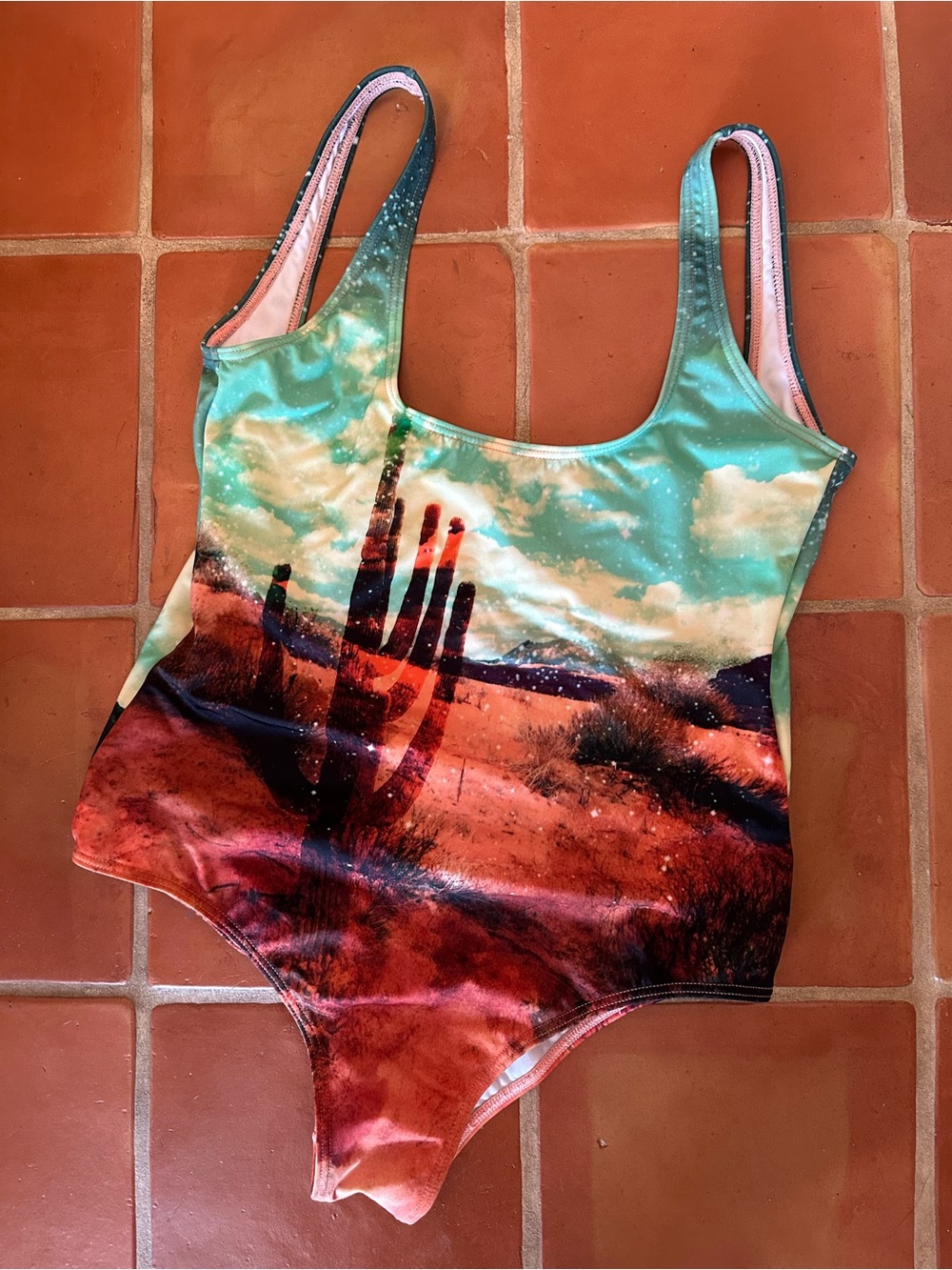 Billabong Desert Inspired One-piece swimsuit. Size: L. Great condition.
